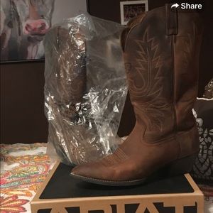 Brown ariat cowgirl boots